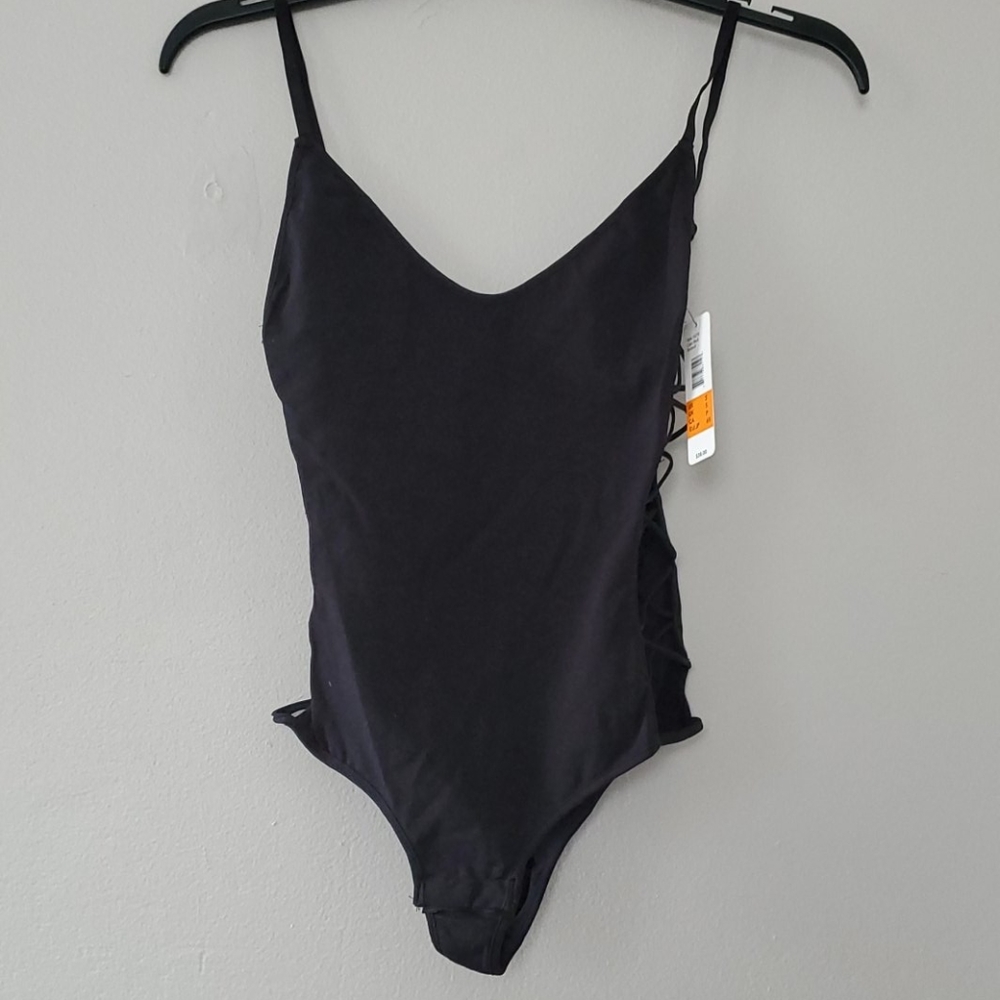 13. Sam Edelman Thong Bodysuit - Picture 5 of 11